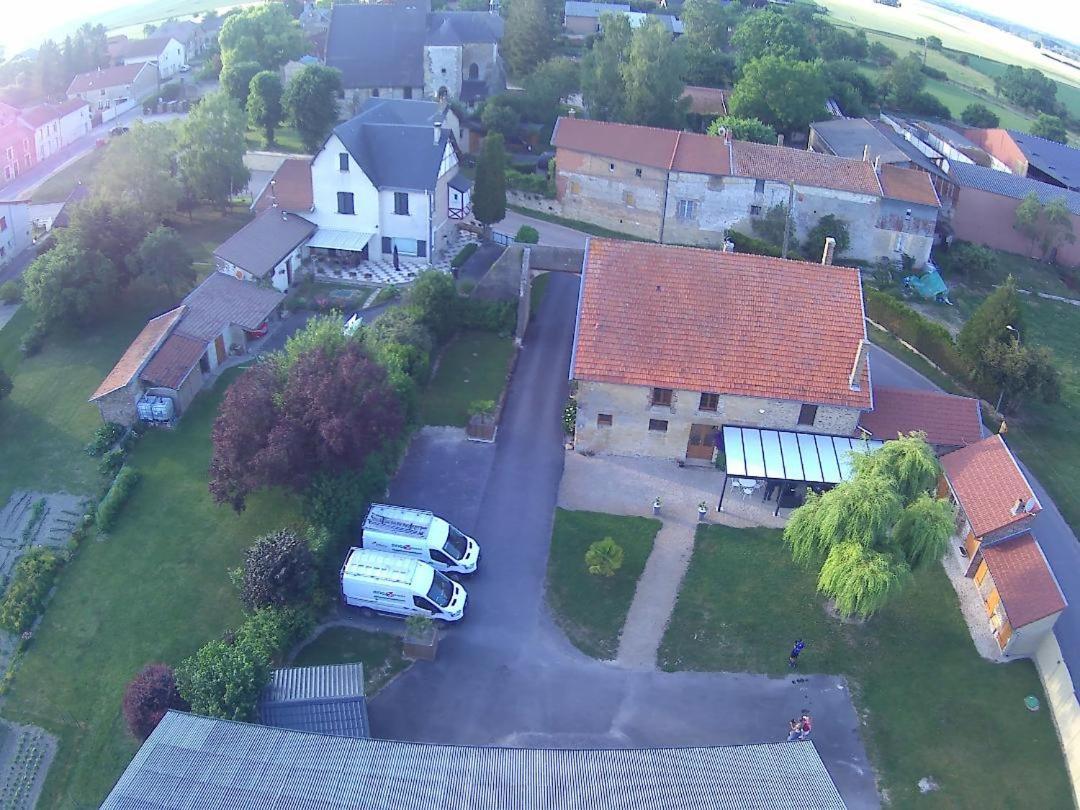 Auberge Du Pied Des Monts Grivy-Loisy 外观 照片